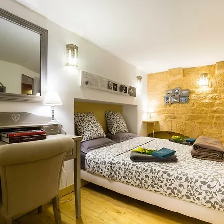 Jacuzzi Privé, Les 1001 Nuits à Appartement Sarlat