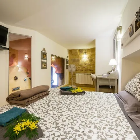 Jacuzzi Privé, Les 1001 Nuits à *