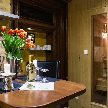 Jacuzzi Privé, Les 1001 Nuits à Appartement *