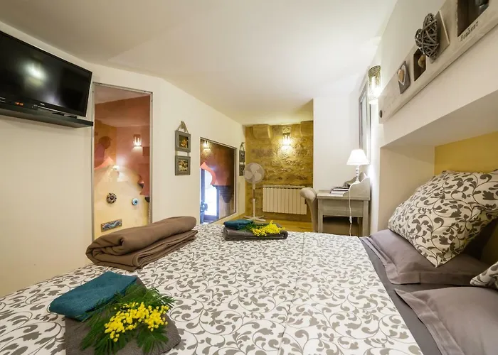 Jacuzzi Prive, Les 1001 Nuits A *